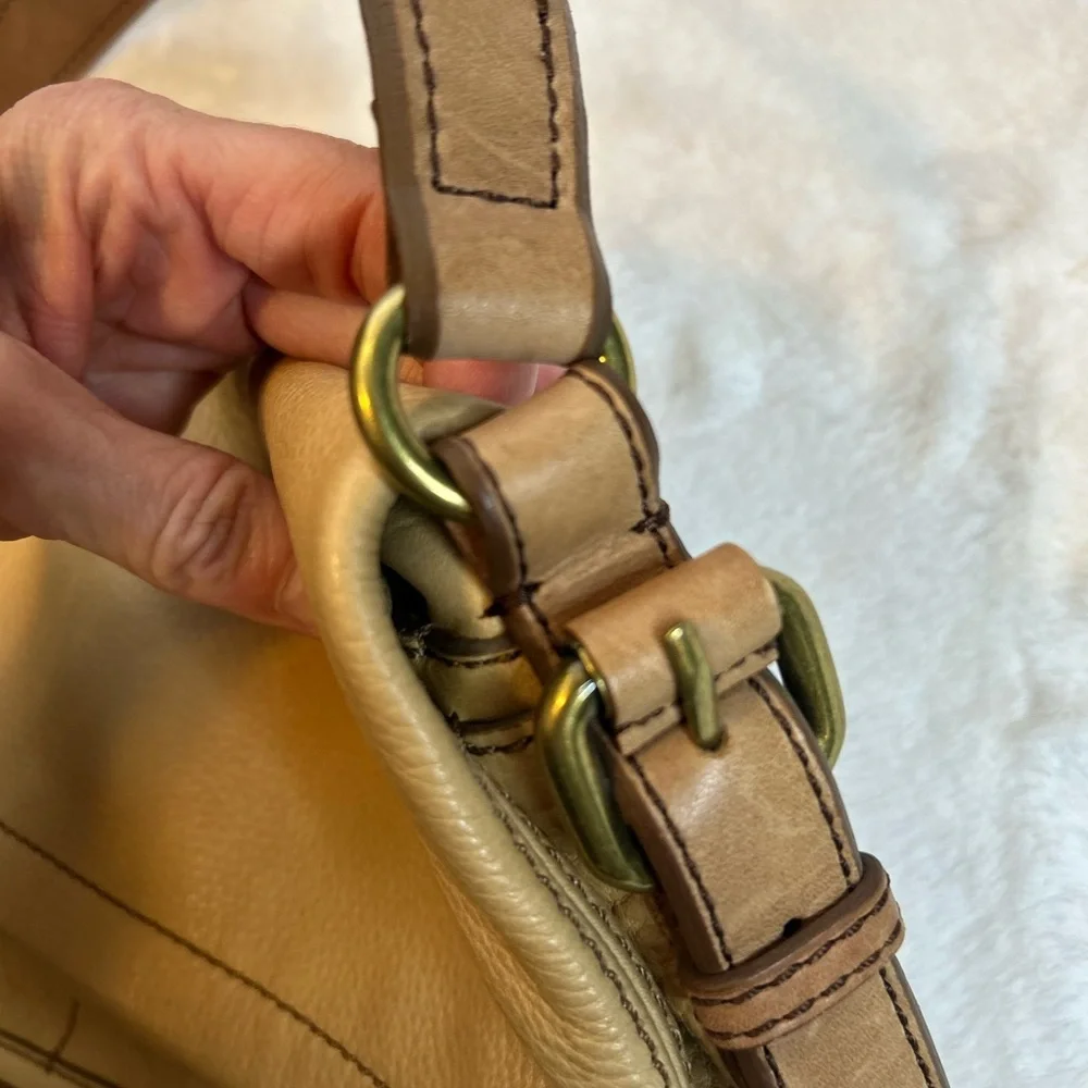 Fossil Explorer Leather Hobo Shoulder Bag Tan Brown